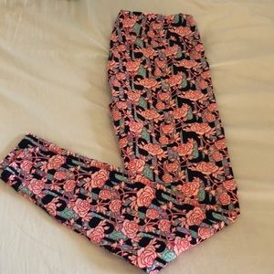 LuLaRoe Leggings Tall & Curvy